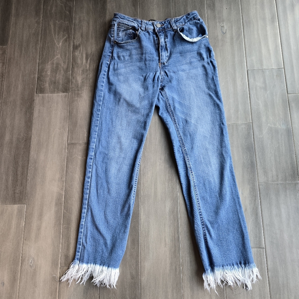 womens Light Wash black label c est toi Denim Size 31/ 11 jeans With Fringe